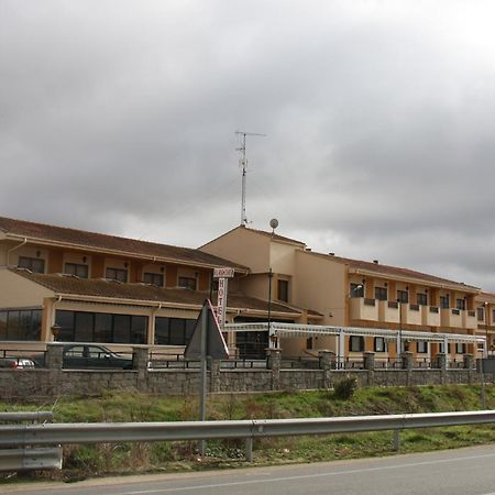 Hotel Alameda Alba De Tormes Exterior photo