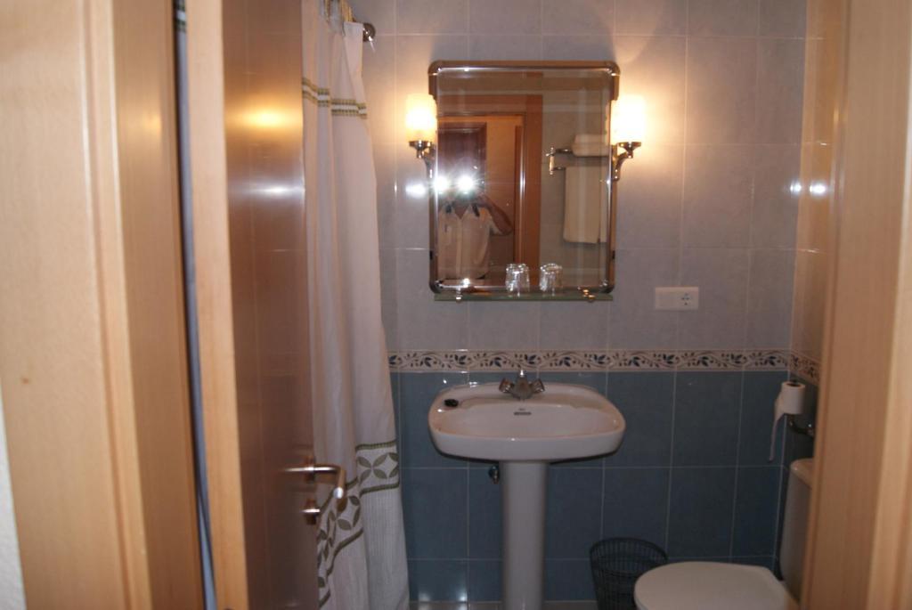 Hotel Alameda Alba De Tormes Room photo