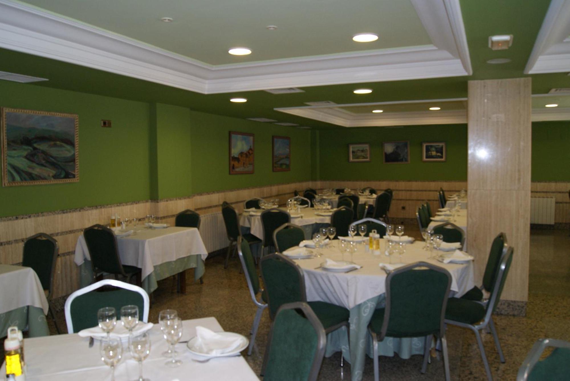 Hotel Alameda Alba De Tormes Exterior photo