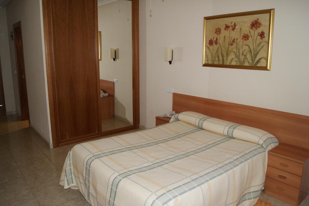 Hotel Alameda Alba De Tormes Exterior photo