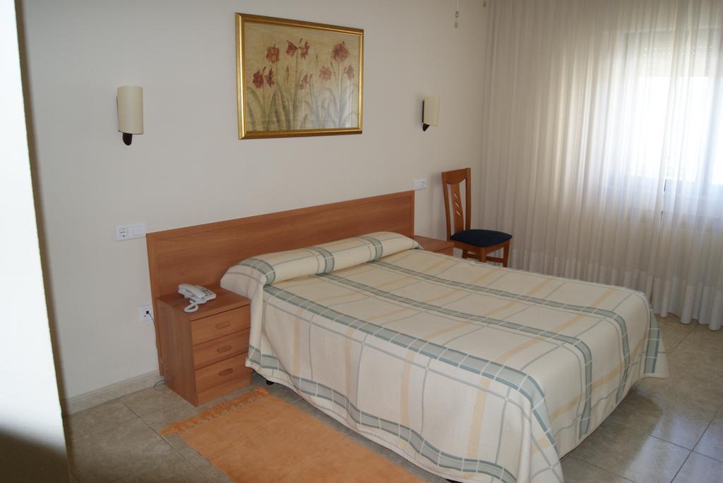 Hotel Alameda Alba De Tormes Exterior photo